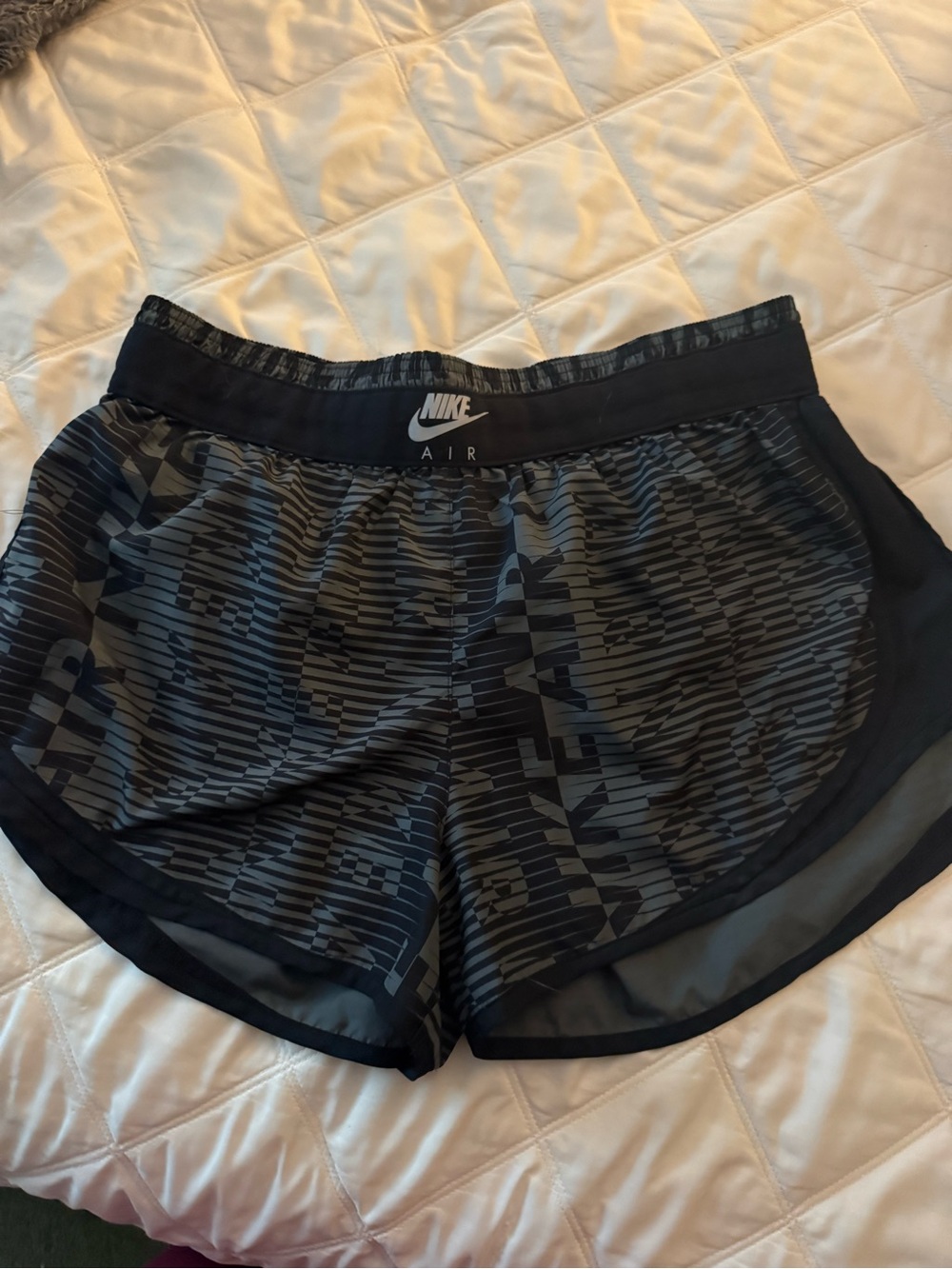 Nike Women's XL Air Tempo Printed Running Shorts